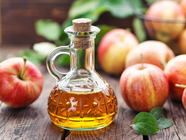Vinagre de sidra de manzana para combatir la caspa