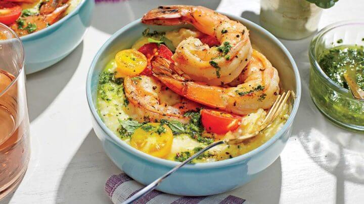 Bol de camarones con queso sémola