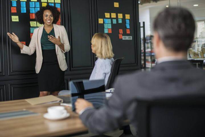 Diferencias en la vida profesional de alondras y búhos