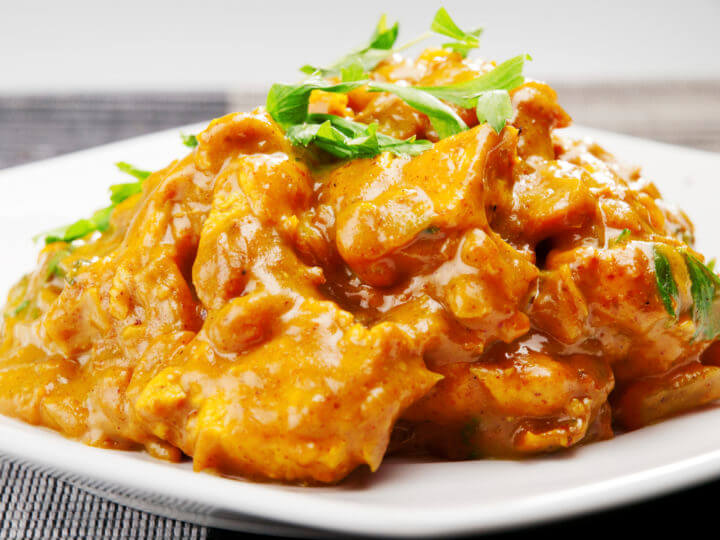 Pollo al curry para llevar en tupper
