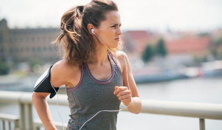 Escuchar música durante entrenamiento de running para rendir más