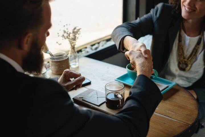 Cómo comunicar de manera eficaz a un grupo de personas
