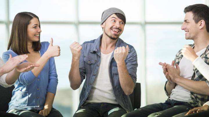 Querer aprender de otras personas mejora tu primera impresión 