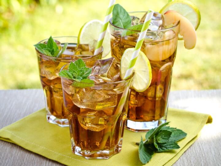 Receta casera de cóctel de té verde y granada 