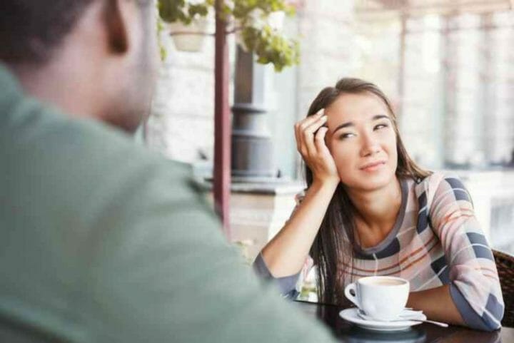 Cómo mantener una conversación entretenida
