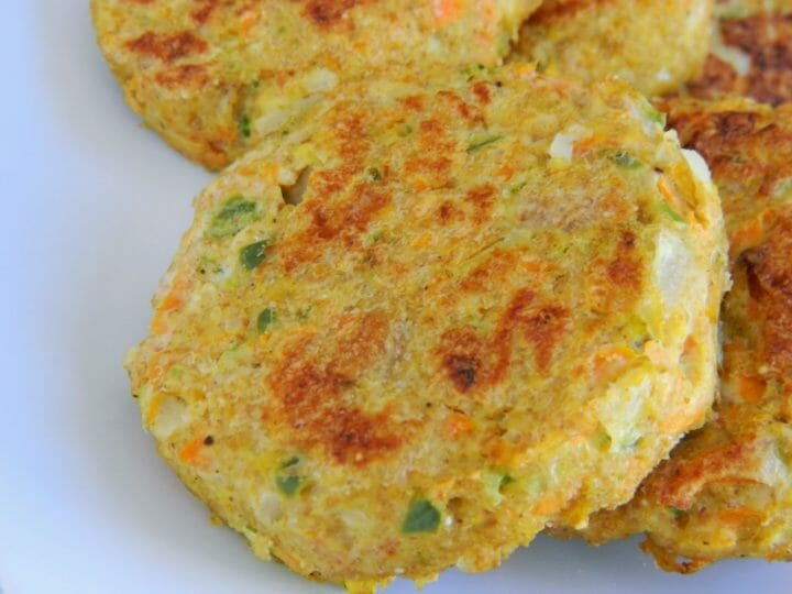Hamburguesas orgánicas de pollo para desayunar 