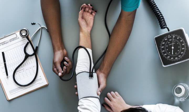 El cardamomo puede disminuir la presión arterial alta