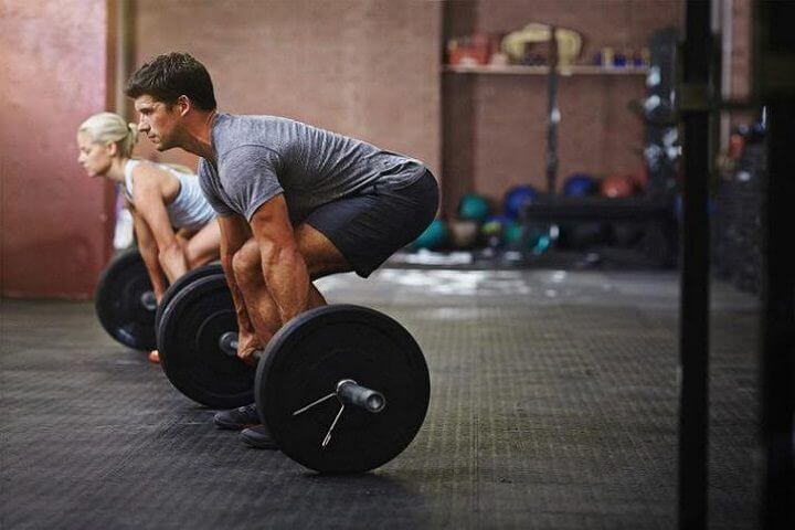 ¿Cómo se produce la hipertrofia muscular?
