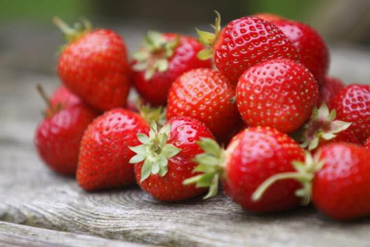 Ingredientes para una tarta de queso con fresa