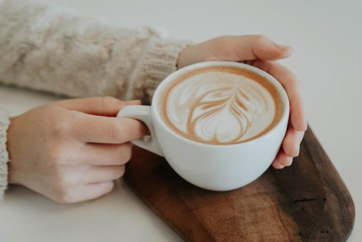 El café puede causar mal olor corporal