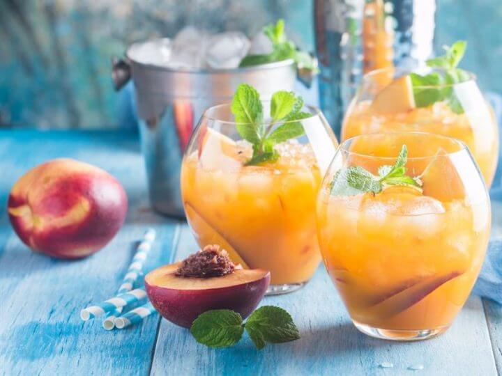 Batido de té verde y melocotón para recuperar energías