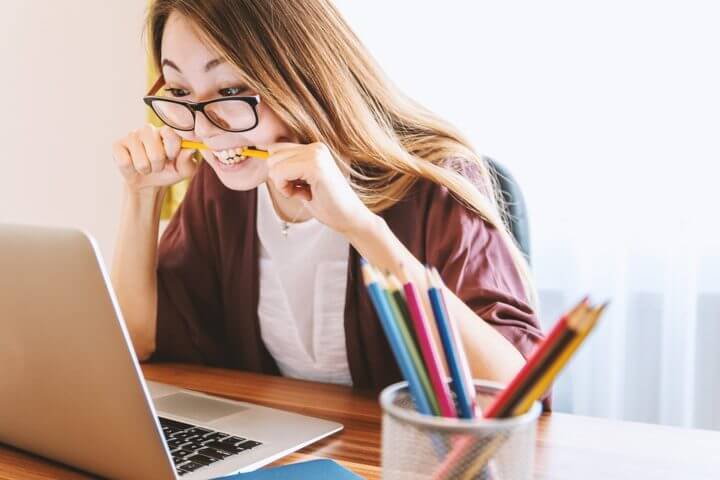 Mantener la calma tras cometer un error en el trabajo