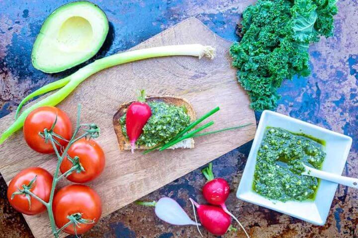Cómo hacer un pesto vegano en poco tiempo