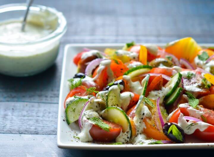 Receta de zoodles mediterráneos con queso feta