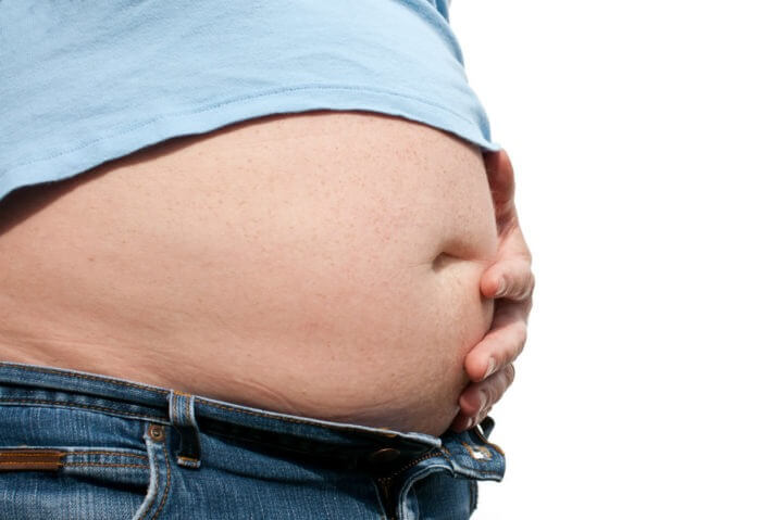 Cómo combatir la hinchazón abdominal