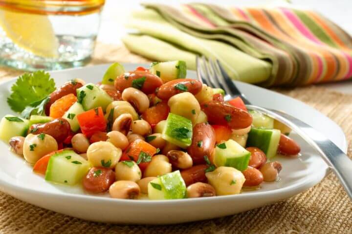 4 recetas fáciles de ensaladas para cenar saludablemente