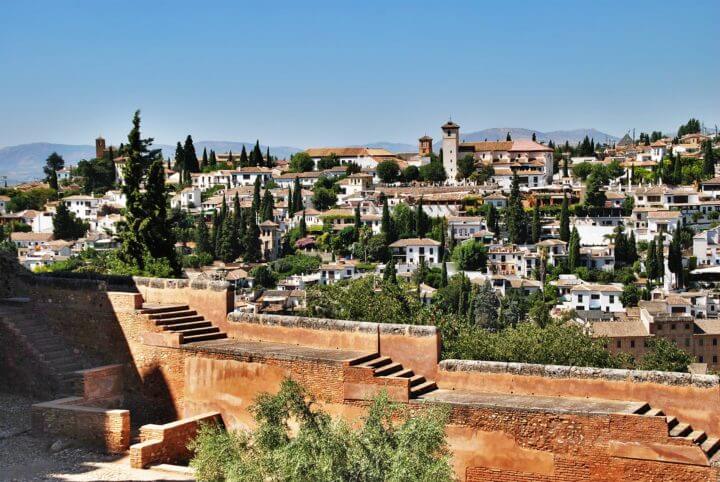 Practicar yoga en Granada