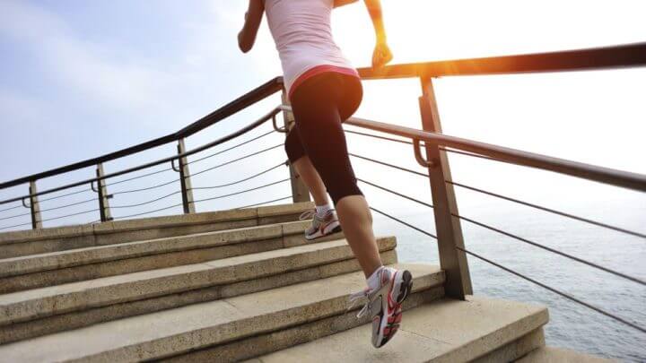 Cuántas calorías se queman subiendo y bajando escaleras