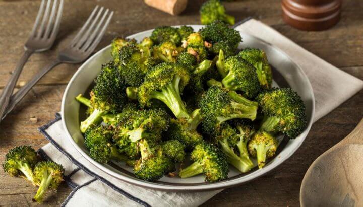 Preparación de batata con brócoli al Alfredo.