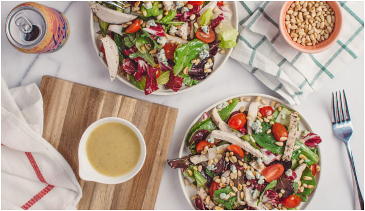 Receta mediterránea de la ensalada de berenjena