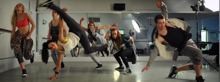 Estilos de baile fitness para fortalecer tus piernas