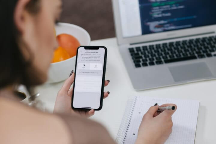 Cómo disminuir el cortisol por mirar tu teléfono constantemente