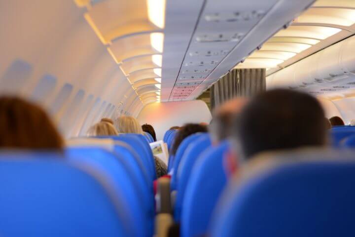 Hacer que las horas en el avión pasen más rápido
