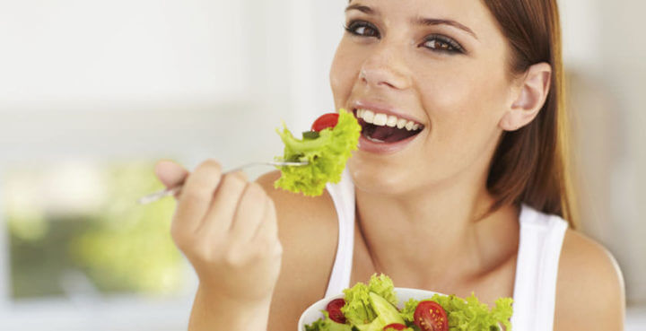 Comer más lento ayuda a una mejor digestión