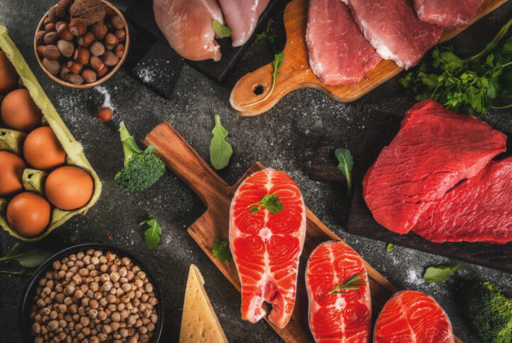 ¿Cuánta proteína se debe tomar?