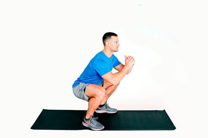 Entrenamiento en casa para novatos con peso corporal