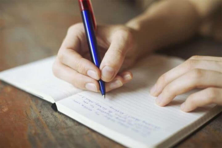 Beneficios de expresar tus pensamientos escribiendo