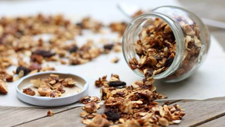 Cómo hacer una mezcla de frutos secos saludable