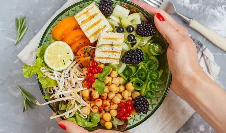 Medir porciones de comida en dieta vegetariana