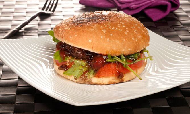 Cómo preparar hamburguesas de portobello a la parrilla