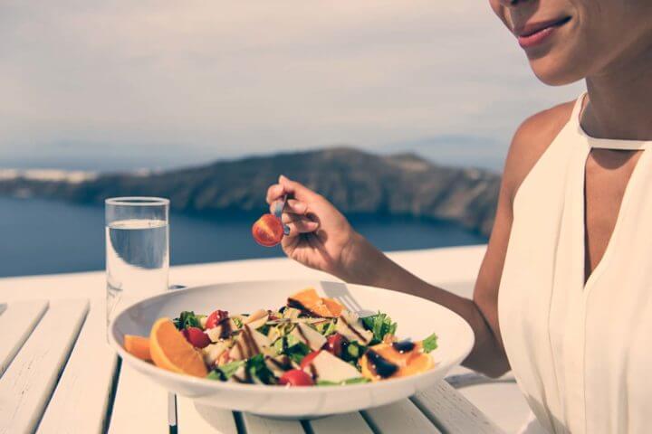 Evitar las dietas que eliminan un grupo de alimentos