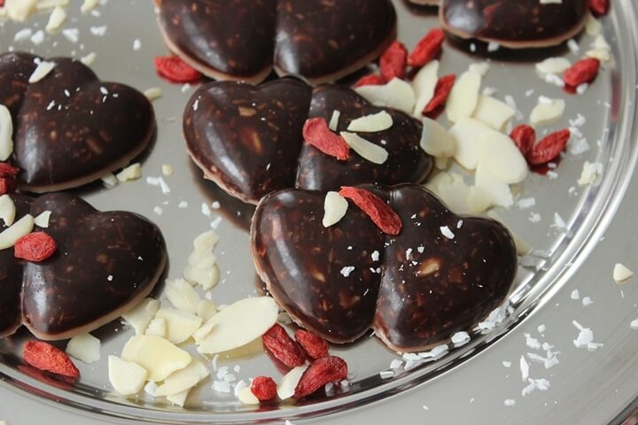 Snack de chocolate con bayas de Goji para dormir mejor