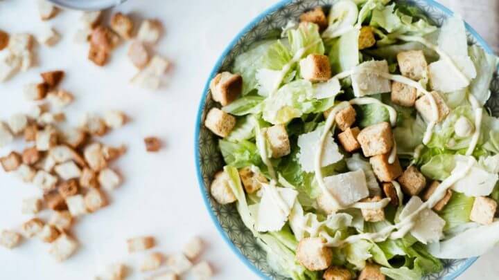 Por qué los crutones son adecuados para ensaladas