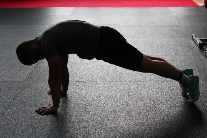 Errores que se deben corregir al hacer flexiones