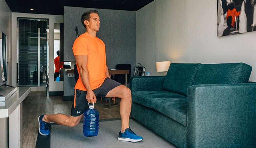 Zancada con garrafas de agua