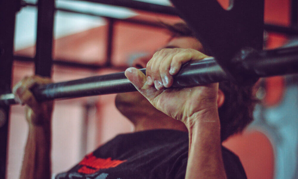 Rutina de entrenamiento con superseries para fortalecer el cuerpo