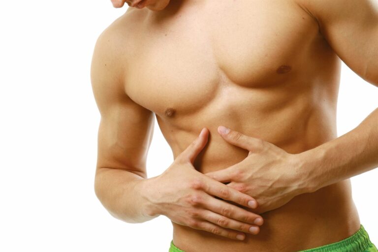 agujetas en el abdomen