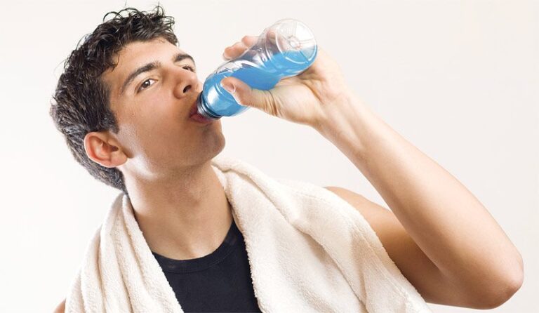 Bebidas energéticas y hábitos pocos saludables