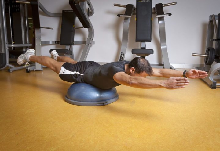 Los mejores ejercicios con balón BOSU