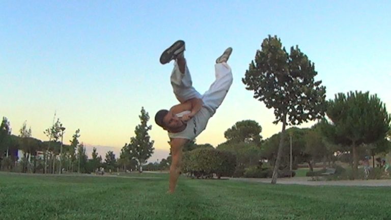 tutorial-Patada-de-capoeira-bella-flor