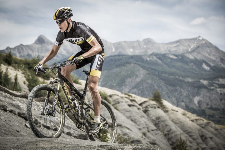 Subida de colinas en ciclismo