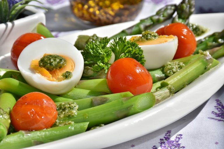Maneras de reducir los carbohidratos de tu dieta