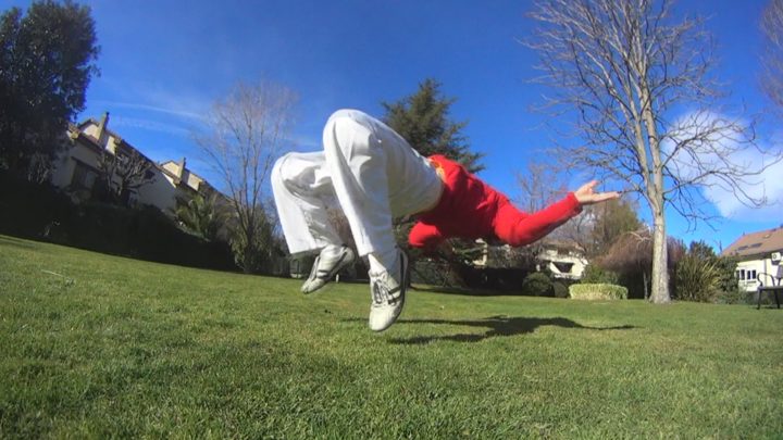 Tutorial acrobacia kip up o movimiento de resorte para levantarse del suelo