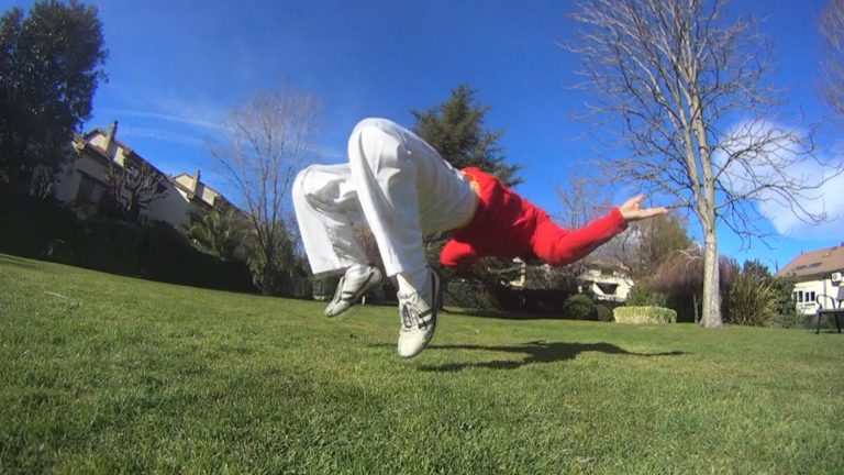 Tutorial acrobacia kip up o movimiento de resorte para levantarse del suelo