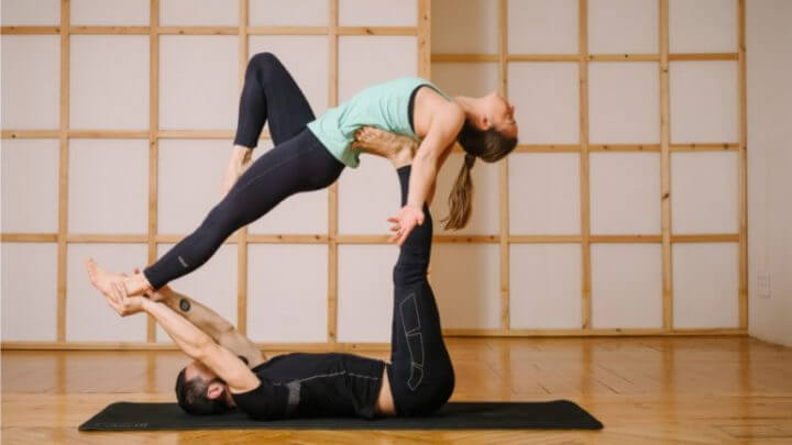 Poses de acroyoga para principiantes