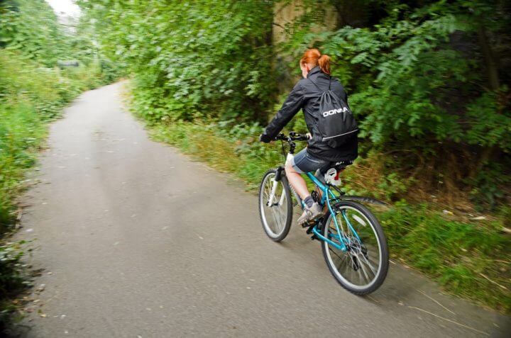 ¿Es conveniente un peso corporal alto en ciclismo?